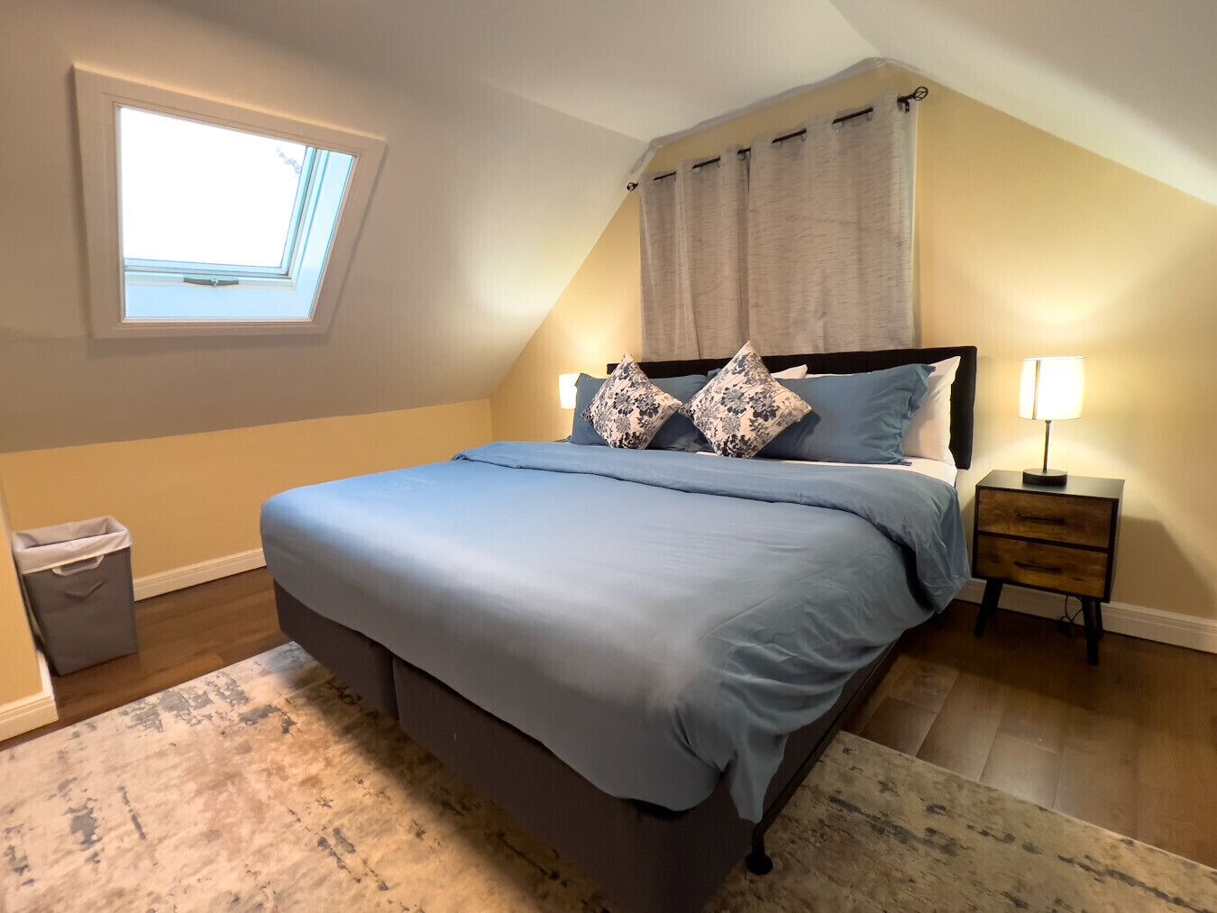 3 bedrooms, in-room safe, desk, iron/ironing board