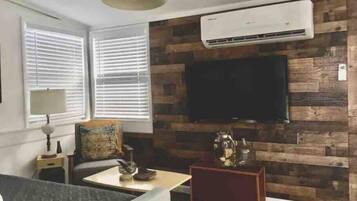 Télévision, baby-foot