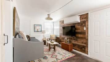 Télévision, baby-foot