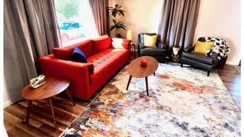 Una Smart TV, un futbolín