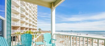 Spacious beach front home / walk to The Hangout | Our Point of View #1 by Kaiser Vacations