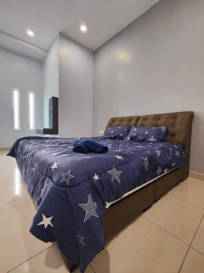 4 bedrooms, down comforters, blackout drapes, iron/ironing board