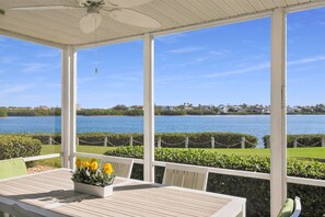 Outdoor dining - Gorgeous bay views from this ground floor Siesta Key Condo - GBB 1360 (Siesta Key)