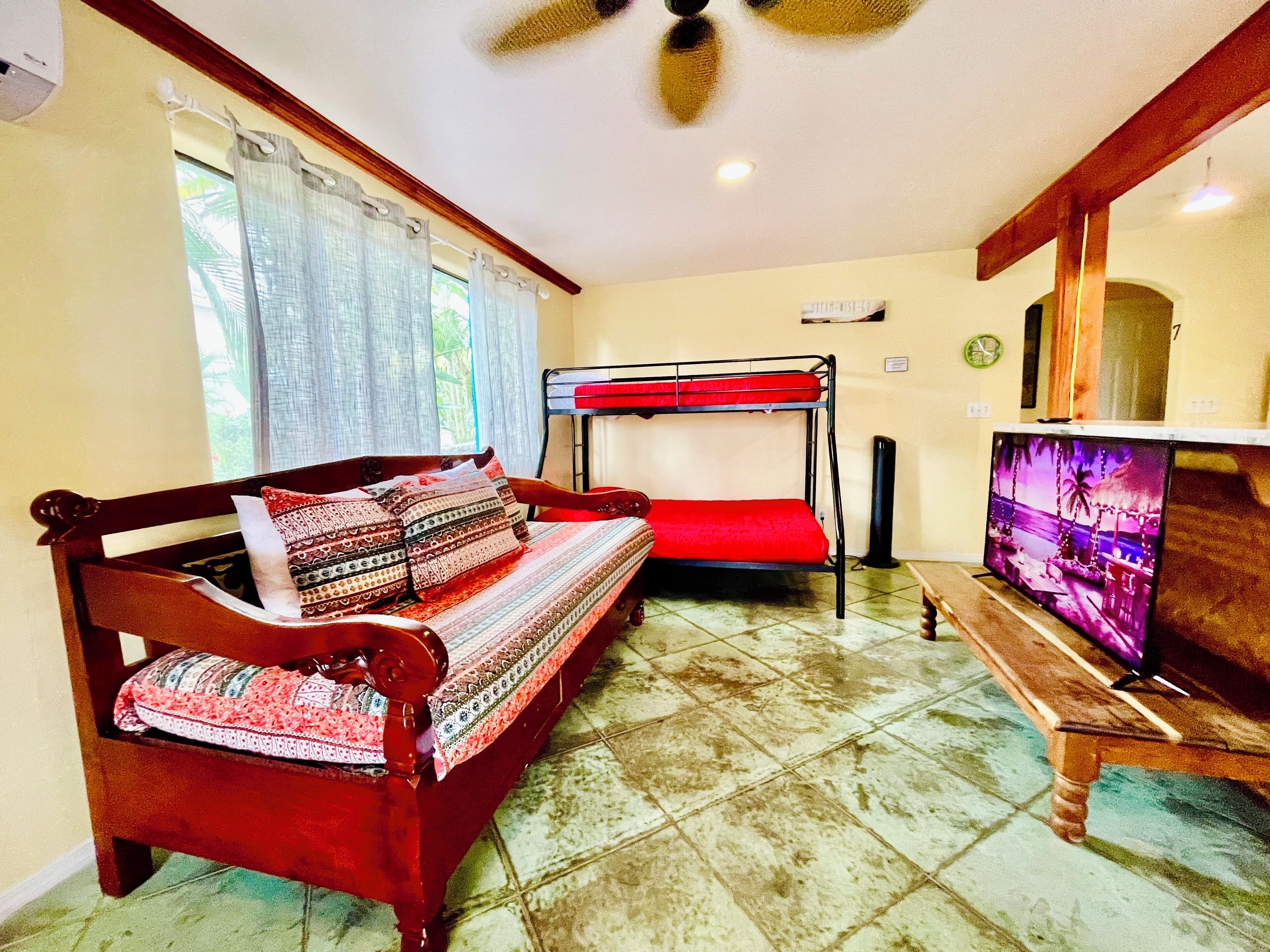 Magic Sand beach Cozy 2-bedroom Ohana in beautiful Kailua-Kona with AC, WiFi - Photo 3