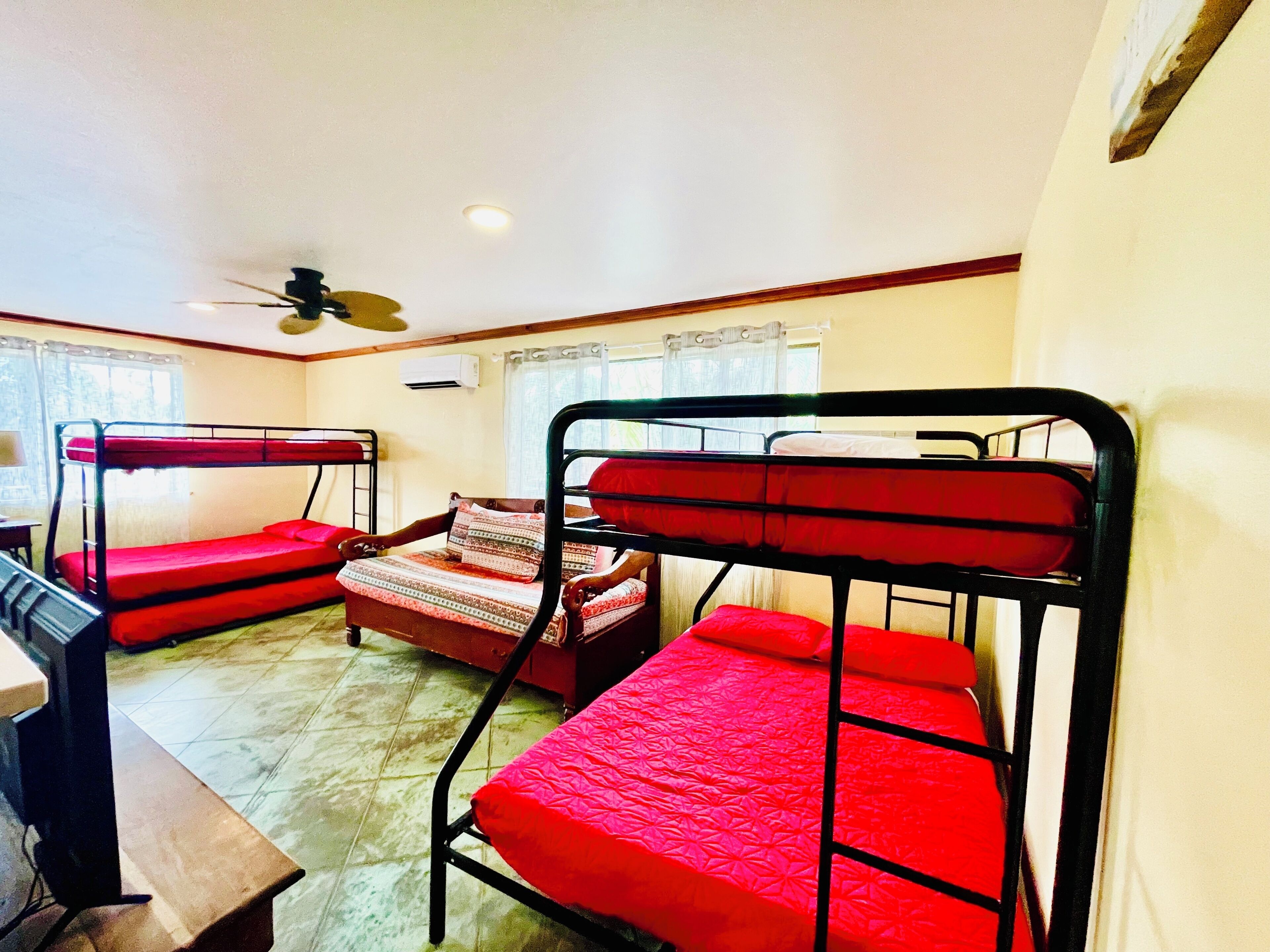 Magic Sand beach Cozy 2-bedroom Ohana in beautiful Kailua-Kona with AC, WiFi - Photo 7