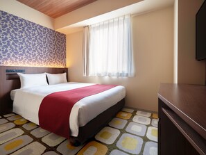 Standard dubbelrum - 1 dubbelsäng - icke-rökare | Skrivbord, mörkläggningsgardiner, gratis wi-fi och sängkläder