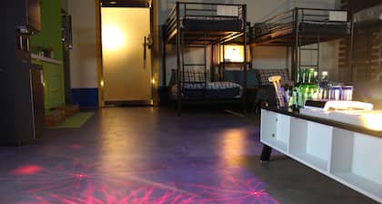 4F.Humphreys Starlight Partyplace