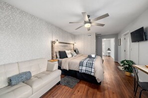 3 chambres, fer et planche à repasser, Wi-Fi, literie fournie