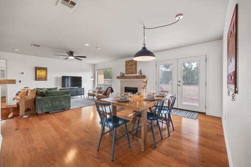 Secluded Hill Country Retreat | Family & Pet-Friendly