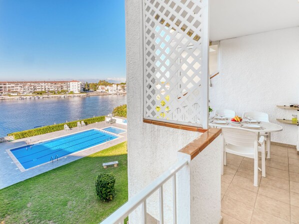 Outdoor dining - Sant Maurici by Interhome (Empuriabrava)