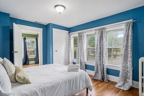 5 chambres, fer et planche à repasser, Wi-Fi, draps fournis