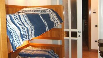 2 camere, ferro/asse da stiro