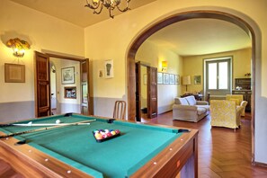 Spielezimmer
