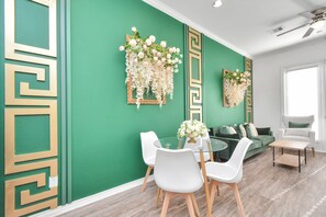 Dining - Three bedroom, 3.5 bathroom townhome 10 mins from Houston Hobby airport. (Houston)