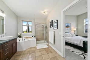 3 habitaciones, tabla de planchar con plancha y wifi gratis