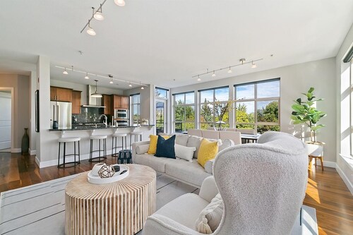 #HabitueHomes - CitySide Serenity - Downtown! Views!