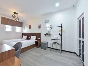 Deluxe Twin Room | Iron/ironing board, bed sheets - Capital O 90882 Padi Hotel  (Alor Setar)