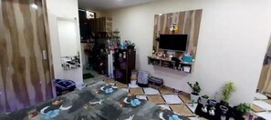 1 habitación, tabla de planchar con plancha, wifi y ropa de cama 