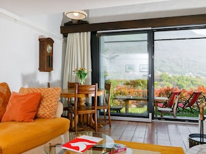 TV, fireplace - Villaggio Sureggio A3 mit TicinoTicket by Interhome (Lugaggia)