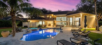Sunny Luxury Villa w/ POOL near Downtown!