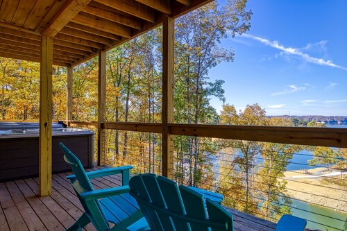Smoky Lake Retreat - New Property On Douglas Lake - Mountain Views!