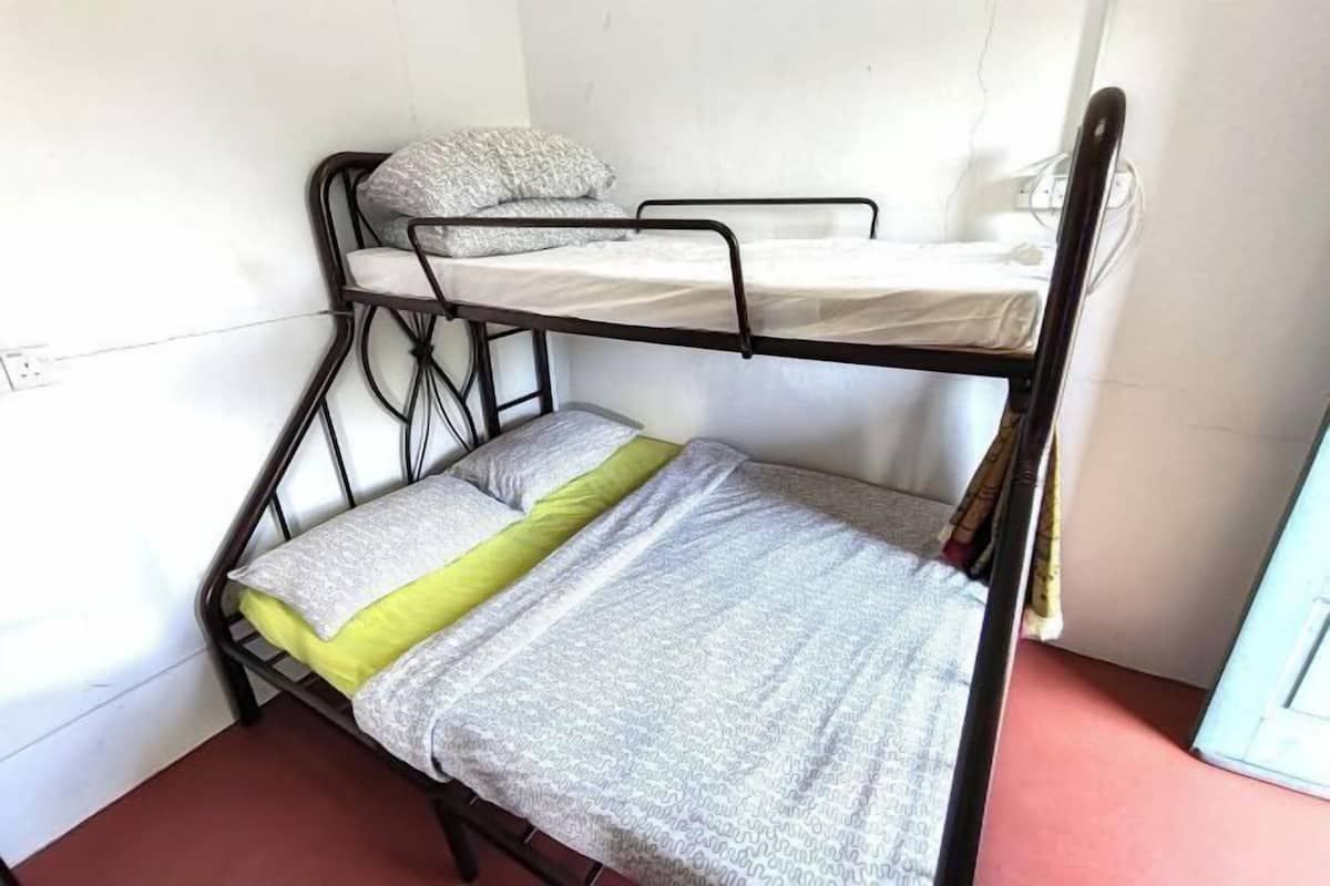 1 habitación y ropa de cama