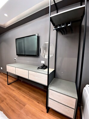 Standard Double Room | Living area | 32-inch flat-screen TV with digital channels