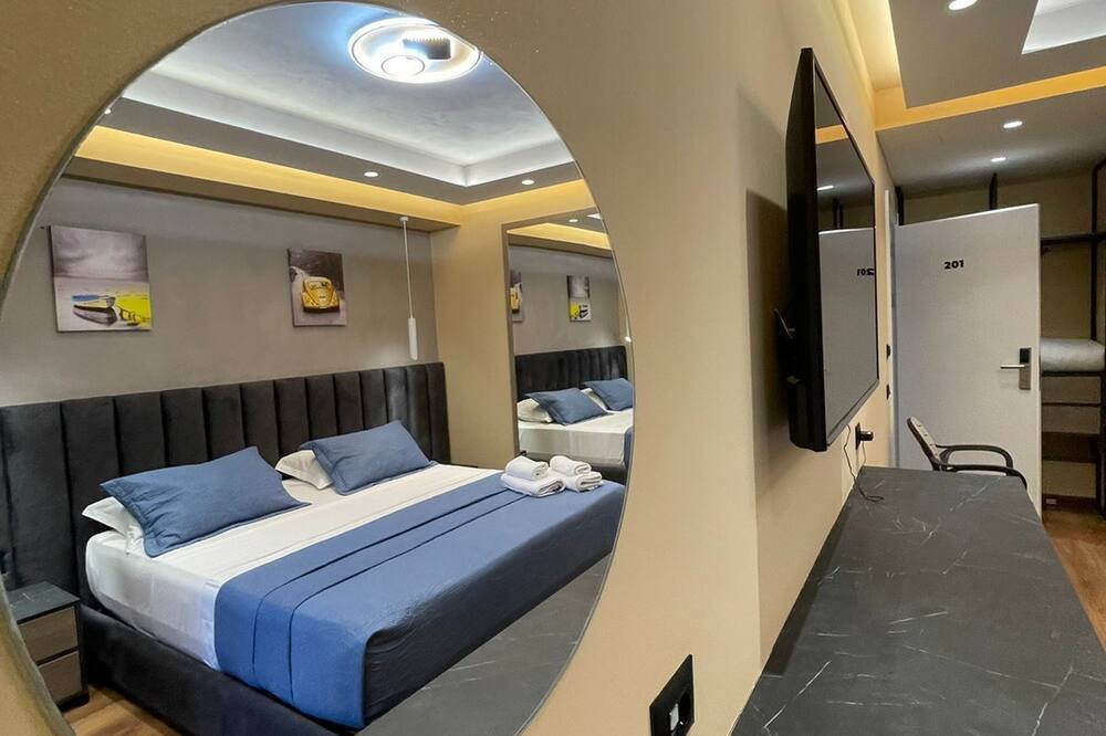 Peaky Hotel