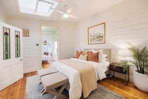 6 chambres, fer et planche à repasser, Wi-Fi, draps fournis