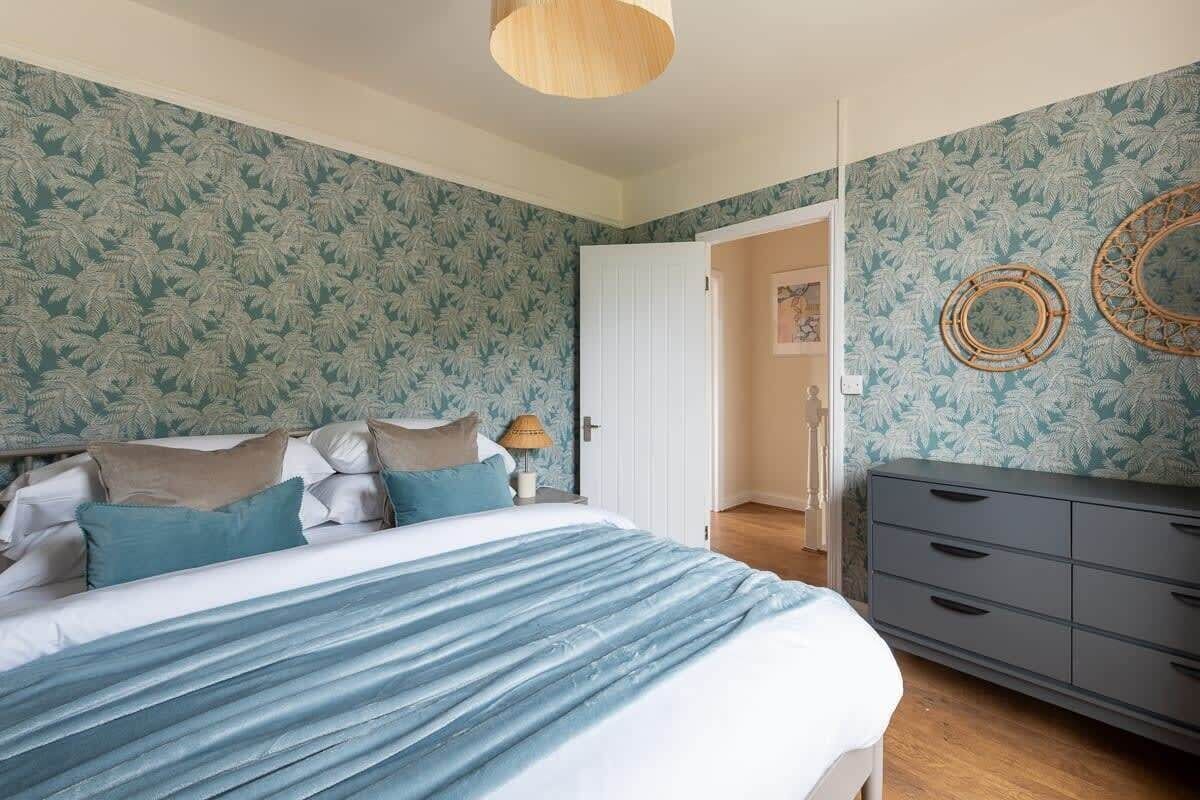 3 bedrooms, iron/ironing board, travel cot, WiFi