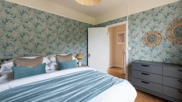 3 bedrooms, iron/ironing board, travel cot, WiFi