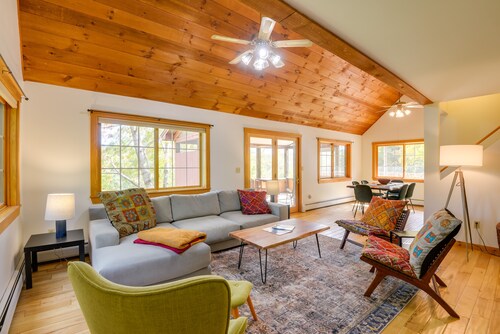 Charming Putney Home: Porch, Grill & Hiking Trails