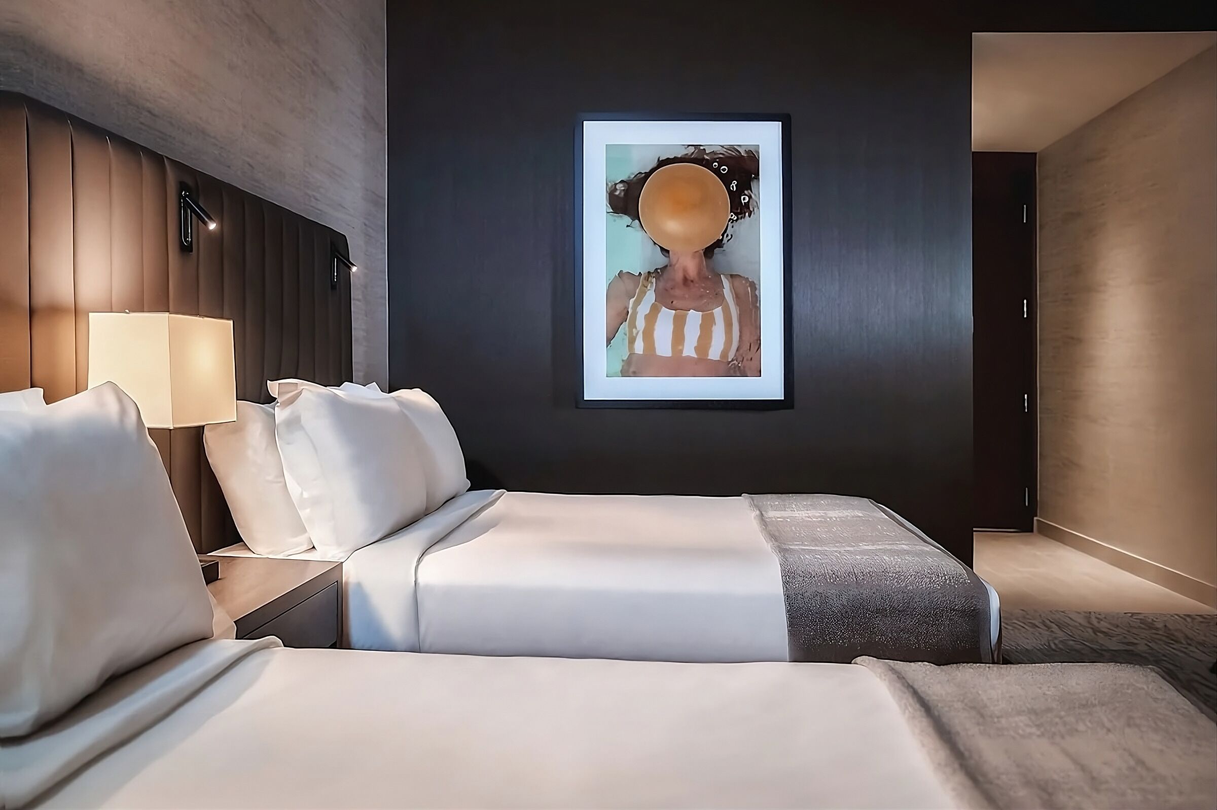 Relax and Recharge! Rooftop Pool, Pets Allowed! Close to University of Miami!