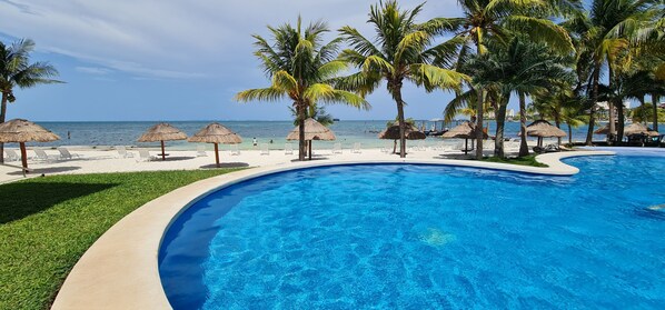 Piscine extérieure