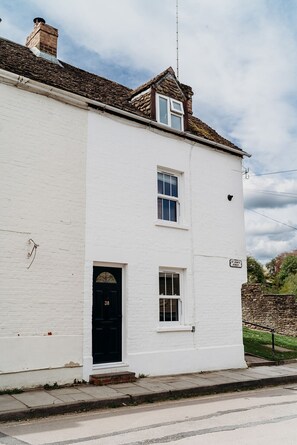 Exterior - Stunning 2BD in the Heart of Malmesbury (Malmesbury)