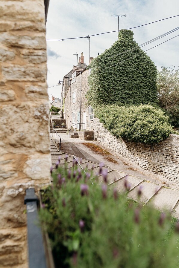 Property grounds - Stunning 2BD in the Heart of Malmesbury (Malmesbury)