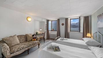 Appartamento familiare, camere multiple, lato lago (Casa Matilde 2) | 2 camere, ferro/asse da stiro, lenzuola