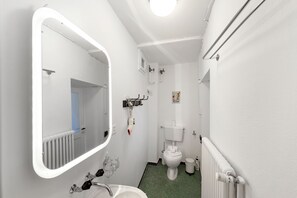Appartement Familial, 2 chambres, en bord de lac (Casa Matilde 2) | Salle de bain