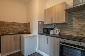 Private kitchen - Urban Stay: Studio Suite 8 (Coventry)