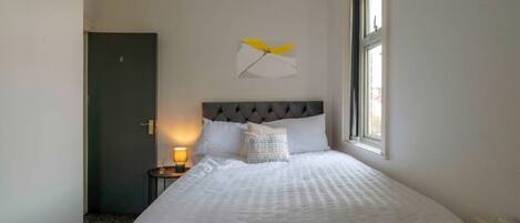 1 bedroom, iron/ironing board, WiFi, bed sheets