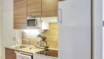 Réfrigérateur, micro-ondes, lave-vaisselle