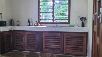 House, 1 Bedroom, Smoking, Terrace | Bahagian dalam