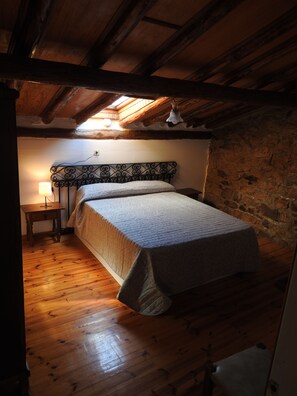 5 chambres, fer et planche Ă repasser, draps fournis