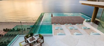 Exclusive 120sqm 2bdr Corner Suite Rooftop Pool