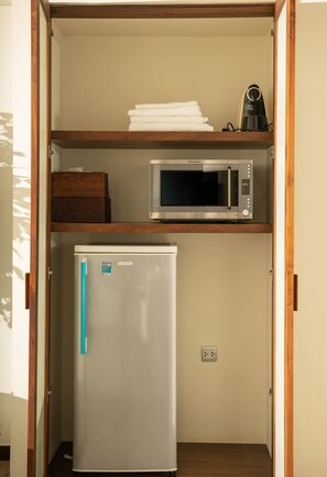 Condo, 2 Bedrooms, Accessible, Balcony | Interior