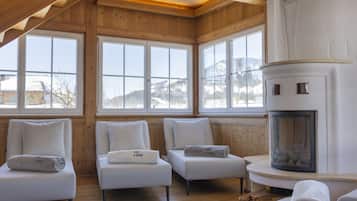 Sauna, hot tub, steam room, 1 treatment room, massages