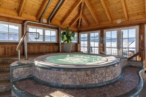 Bañera de hidromasaje interior