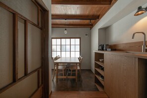 Full-size fridge, microwave, oven, espresso maker - Wa no retreat Hitoiki (Nagahama)