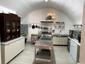 Refrigerador, horno, parrilla de estufa y lavavajillas 