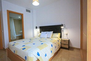 3 bedrooms, free WiFi, bed sheets - Goleta BJS D Apartamento (Cambrils)
